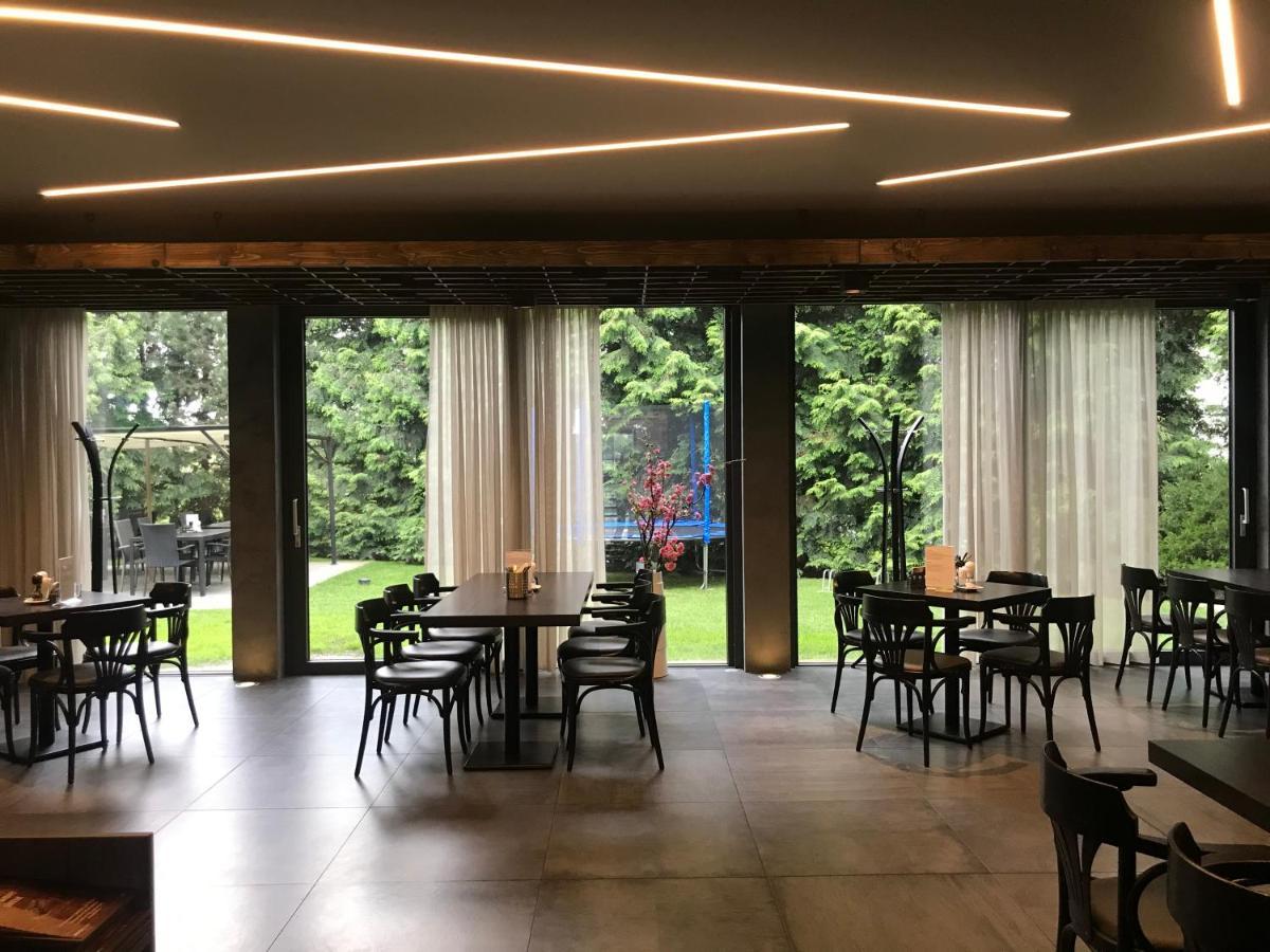 Restaurace A Penzion U Klasku Olomouc Bagian luar foto